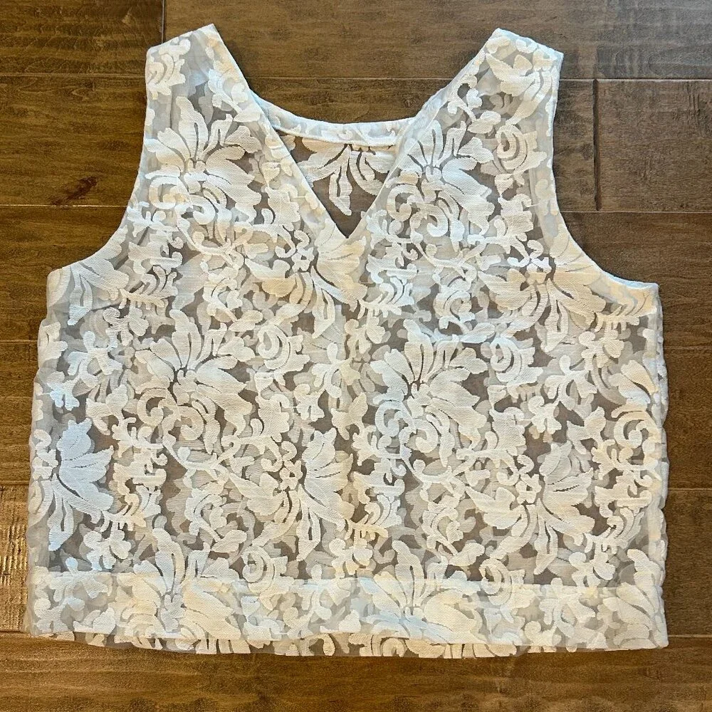 BANANA REPUBLIC white floral lace sheer tank top (L) - Picture 4 of 7
